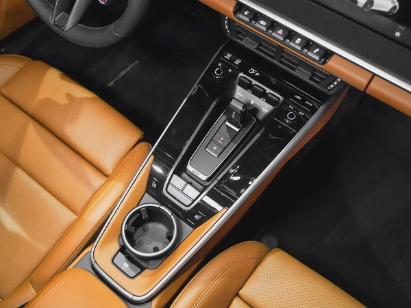 CERAMIC BRAKES-TARGA 4 GTS-BRAND NEW-LIFTING-TINTED HD MATRIX-PORSCHE WARRANTY-COGNAC INTERIOR