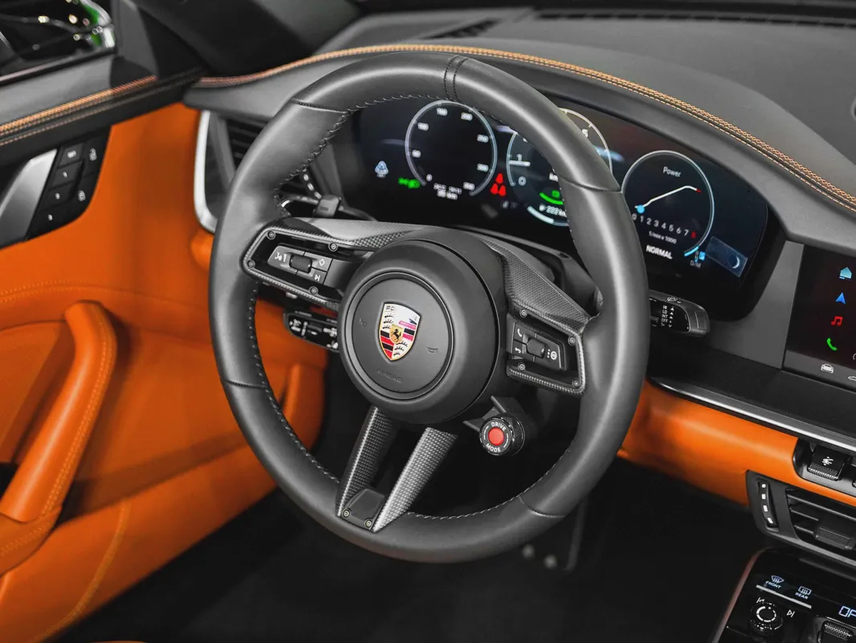 CERAMIC BRAKES-TARGA 4 GTS-BRAND NEW-LIFTING-TINTED HD MATRIX-PORSCHE WARRANTY-COGNAC INTERIOR-8-8