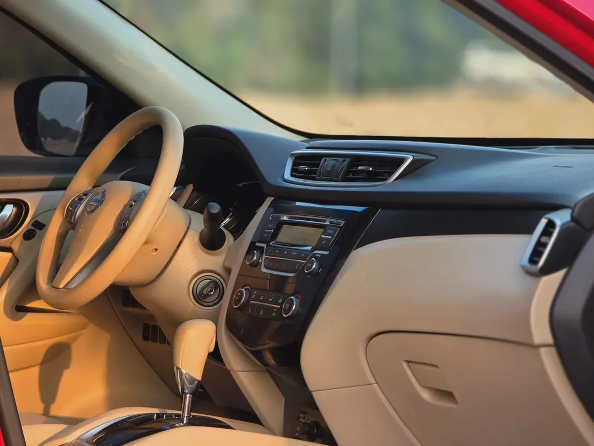 Nissan X-Trail SV 2015 | GCC Specs | Well Maintained-5-5