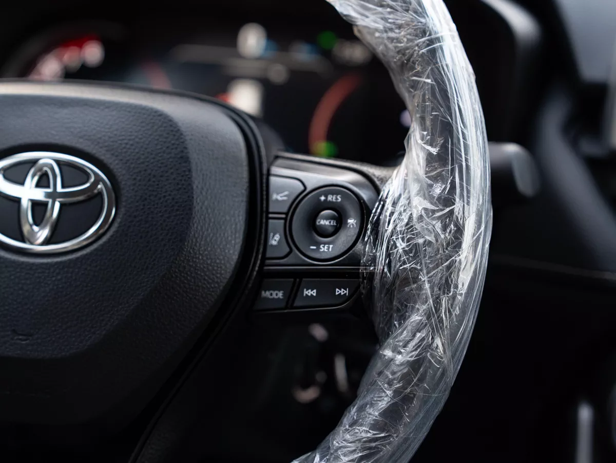 Toyota RAV4 XLE 2.5L AWD-7-7