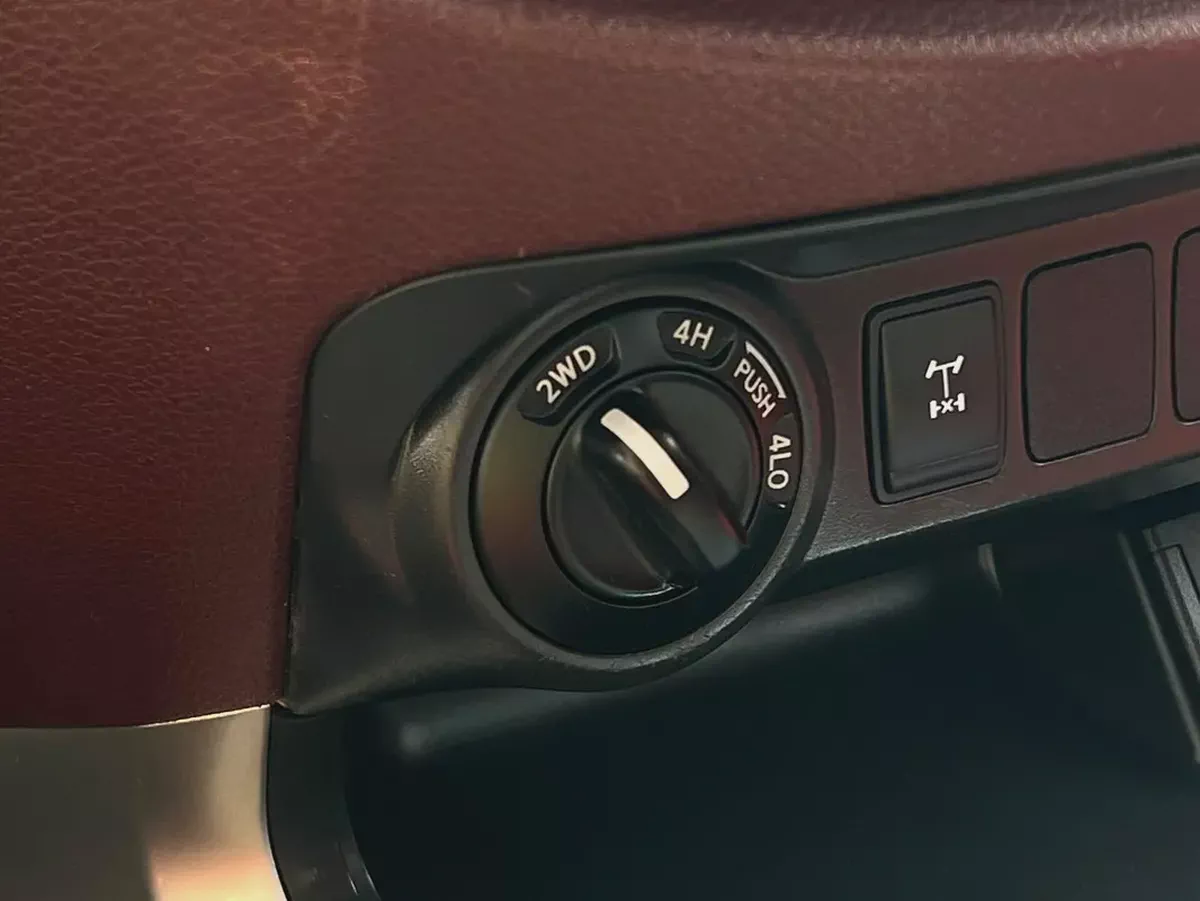 2020 Nissan Navara, Full Automatic 4X4, GCC | Ref#1157-15-15