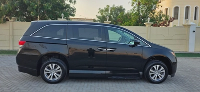 2016-Honda odyssey with Electric Ramp and Wheelchair+Passengers -Excellent Condition-2