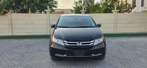 2016-Honda odyssey with Electric Ramp and Wheelchair+Passengers -Excellent Condition