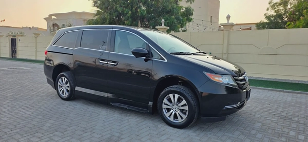 2016-Honda odyssey with Electric Ramp and Wheelchair+Passengers -Excellent Condition