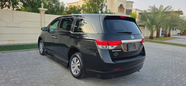 2016-Honda odyssey with Electric Ramp and Wheelchair+Passengers -Excellent Condition