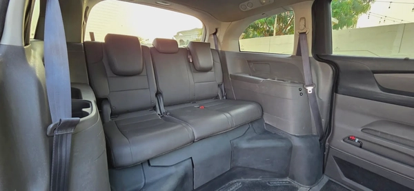 2016-Honda odyssey with Electric Ramp and Wheelchair+Passengers -Excellent Condition