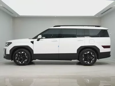 GCC Specs, LOW Mileage | 2025 Hyundai Santa Fe Smart-2