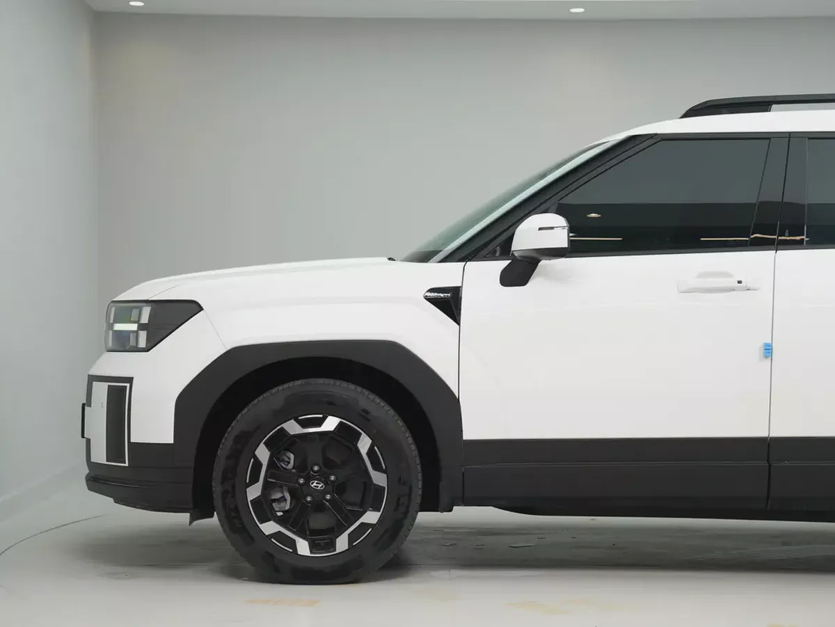 GCC Specs, LOW Mileage | 2025 Hyundai Santa Fe Smart-3-3