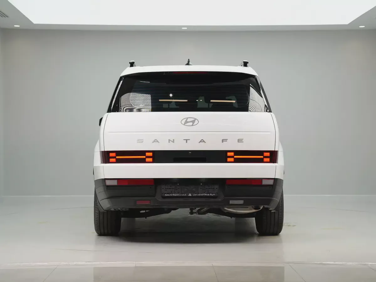 GCC Specs, LOW Mileage | 2025 Hyundai Santa Fe Smart-5-5