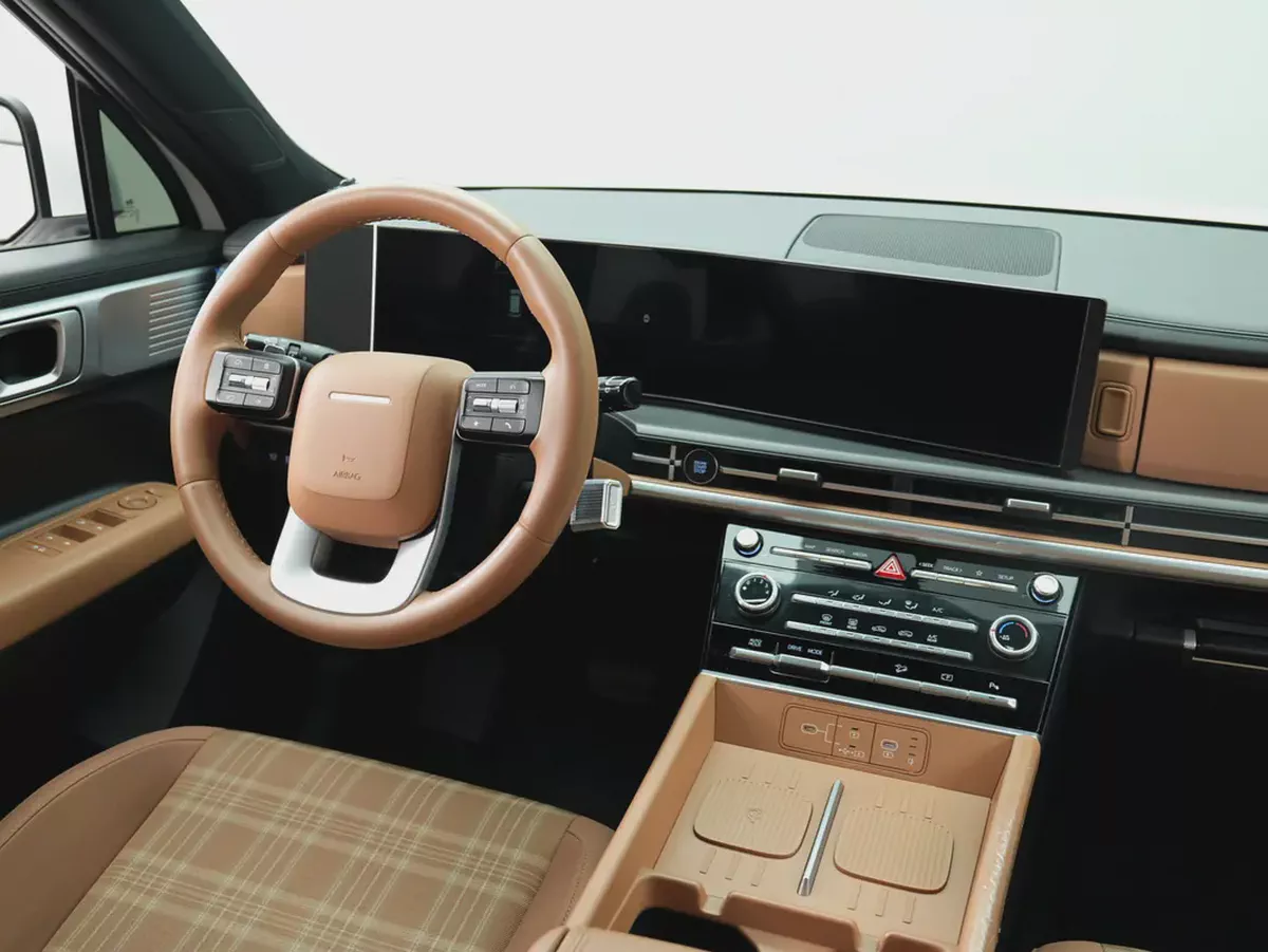 GCC Specs, LOW Mileage | 2025 Hyundai Santa Fe Smart-7-7