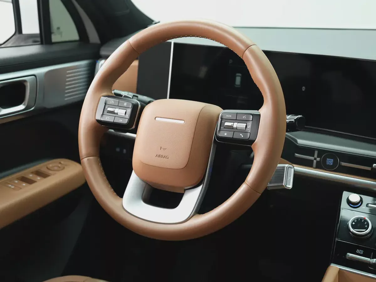 GCC Specs, LOW Mileage | 2025 Hyundai Santa Fe Smart-8-8