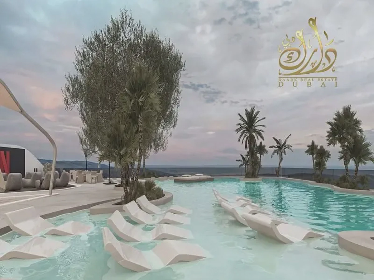 VERY CLOSE TO METRO--PRIVATE JACUZZI--SPACIOUS LAYOUTS