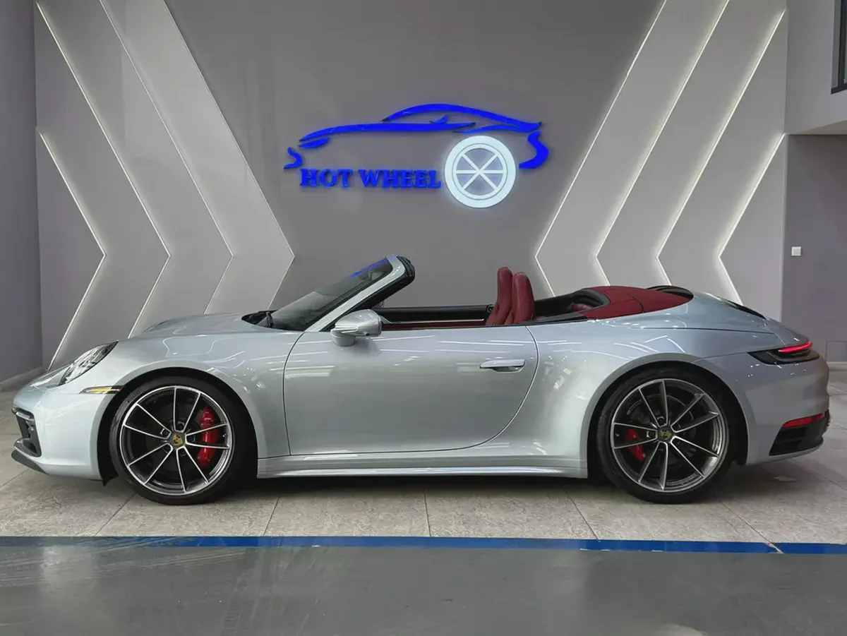 2023 - Porsche 911 Carrera 4S - low mileage for 500,000.00 AED-5-5