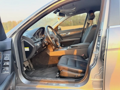 2010 Mercedes-Benz C-Class C300 | Japanese Specs | Low Mileage-3