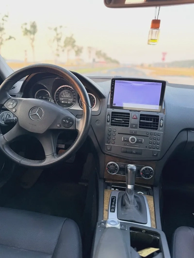2010 Mercedes-Benz C-Class C300 | Japanese Specs | Low Mileage-6