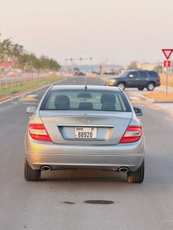 2010 Mercedes-Benz C-Class C300 | Japanese Specs | Low Mileage