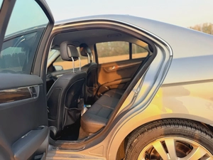 2010 Mercedes-Benz C-Class C300 | Japanese Specs | Low Mileage