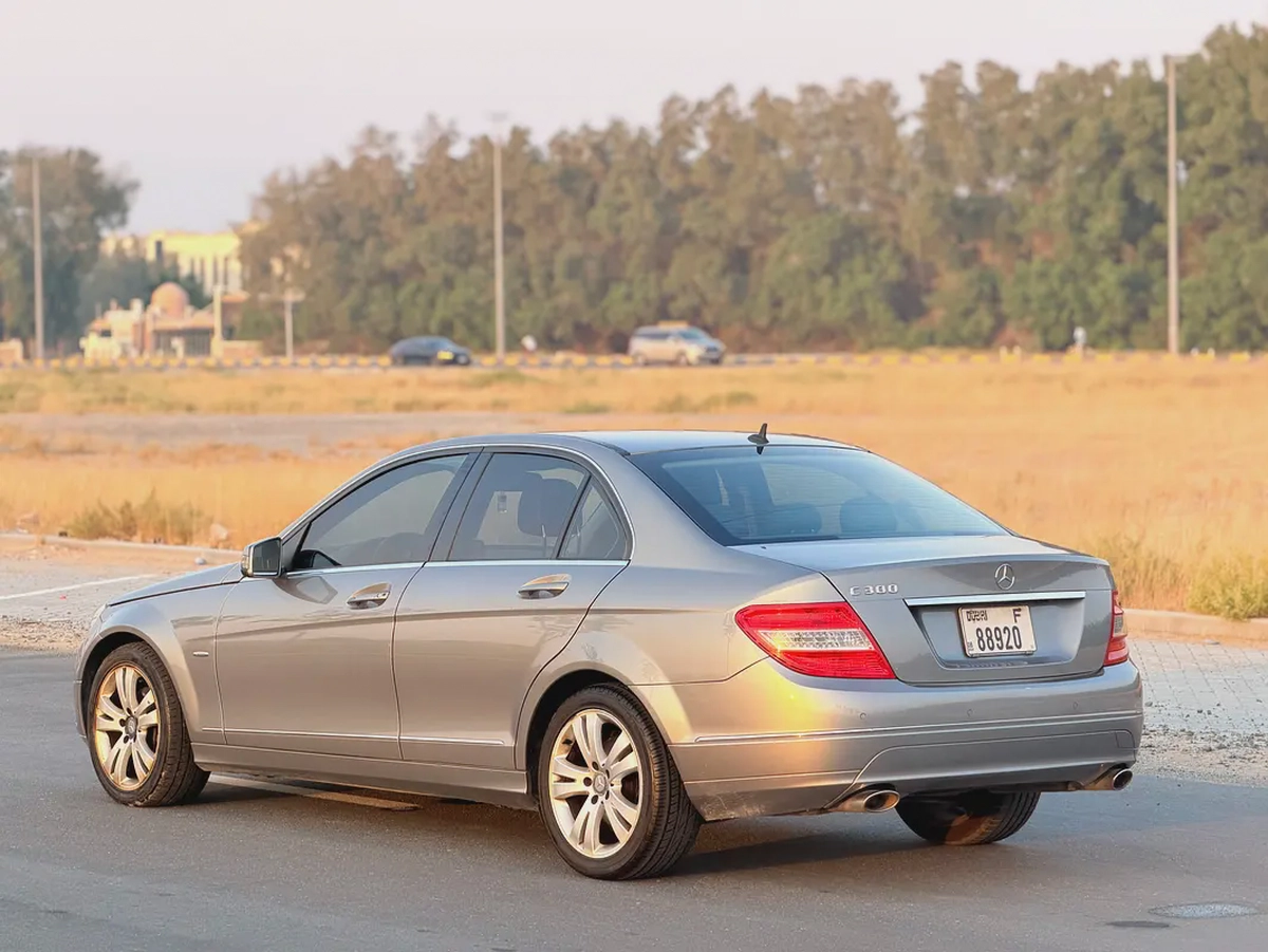 2010 Mercedes-Benz C-Class C300 | Japanese Specs | Low Mileage-7-7