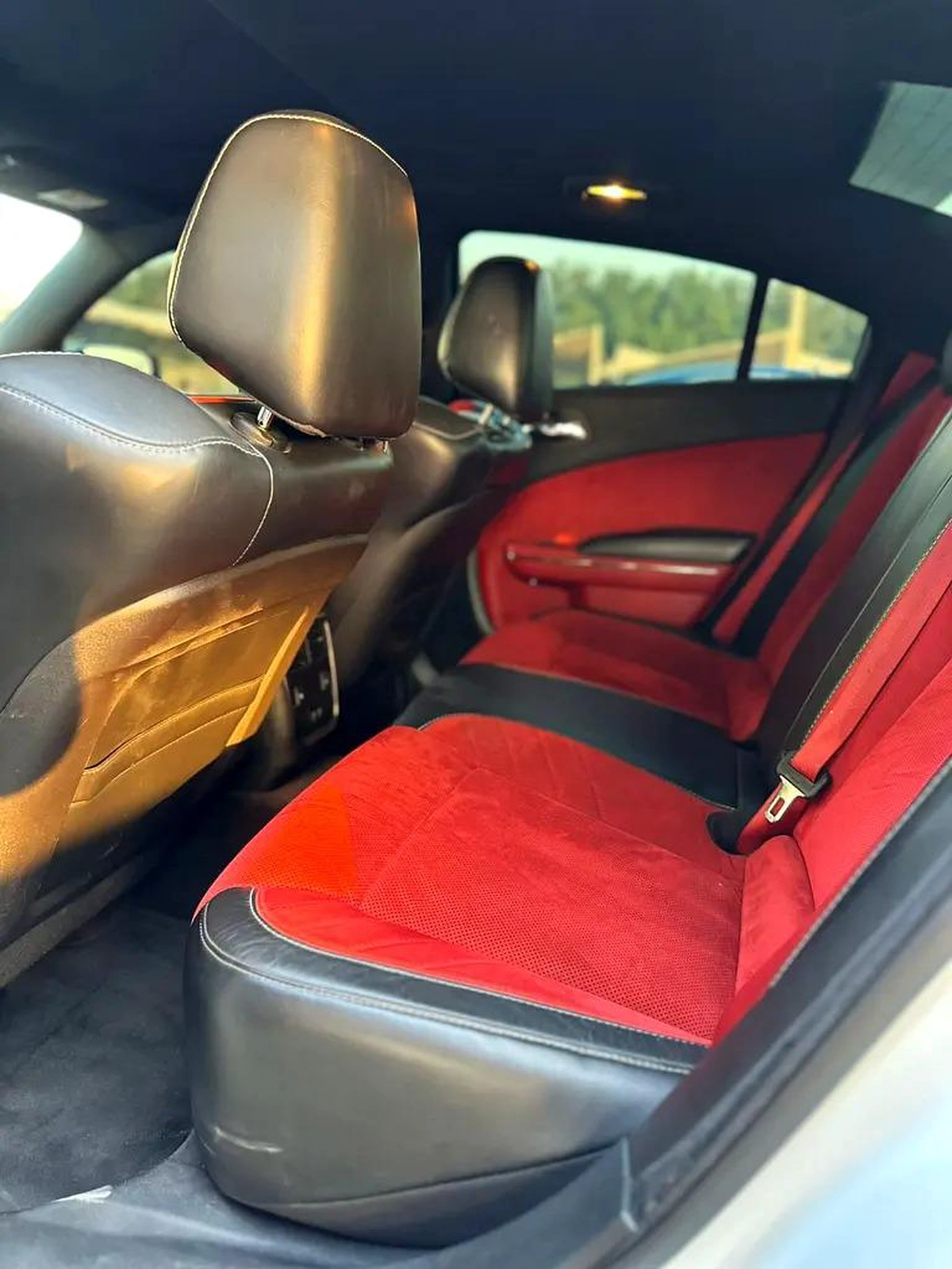DODGE CHARGER HELLCAT SRT GCC 2017 Original paint perfect condition zero accidents-1-1