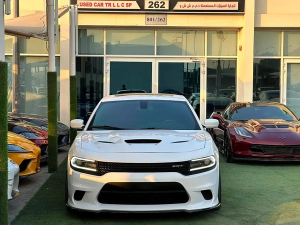 DODGE CHARGER HELLCAT SRT GCC 2017 Original paint perfect condition zero accidents