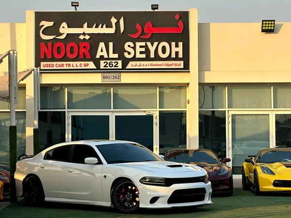 DODGE CHARGER HELLCAT SRT GCC 2017 Original paint perfect condition zero accidents