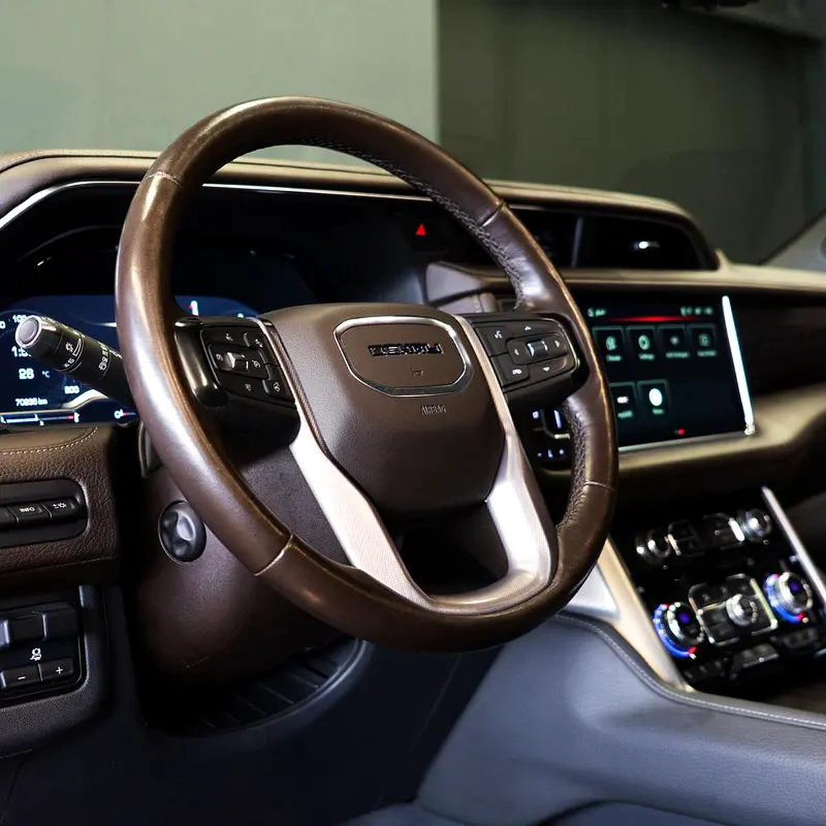 AED 4,119 pm • 0% Downpayment • GMC Yukon Denali • Agency Warranty Service Contract-14-14