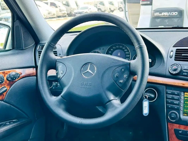 BENZ E240 | 2002 | CLEAN CAR FRESH JAPAN IMPORT