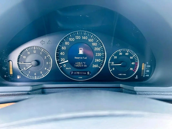 BENZ E240 | 2002 | CLEAN CAR FRESH JAPAN IMPORT