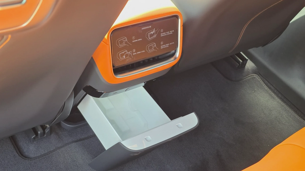 XIAOMI YU7 MAX (White Orange)