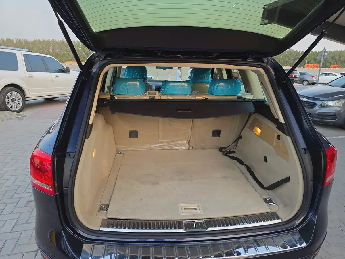 Volkswagen Touareg 2012 GCC Specs - Excellent Condition-12-12