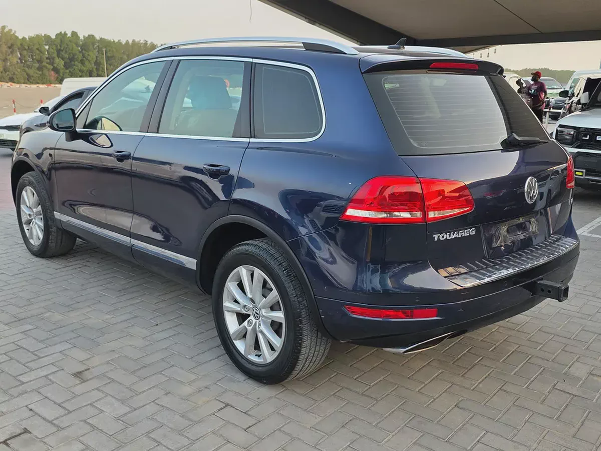 Volkswagen Touareg 2012 GCC Specs - Excellent Condition-4-4