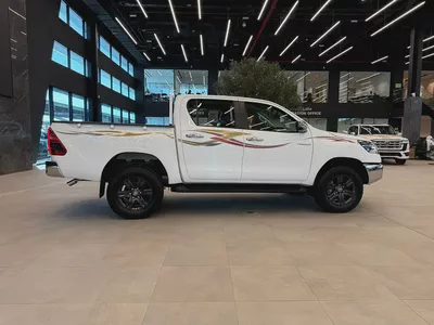 4X4 تويوتا هايلوكس دبل كابينة - بيك اب - قير عادي - موديل 2026 - ضمان الوكيل - جديدة-3