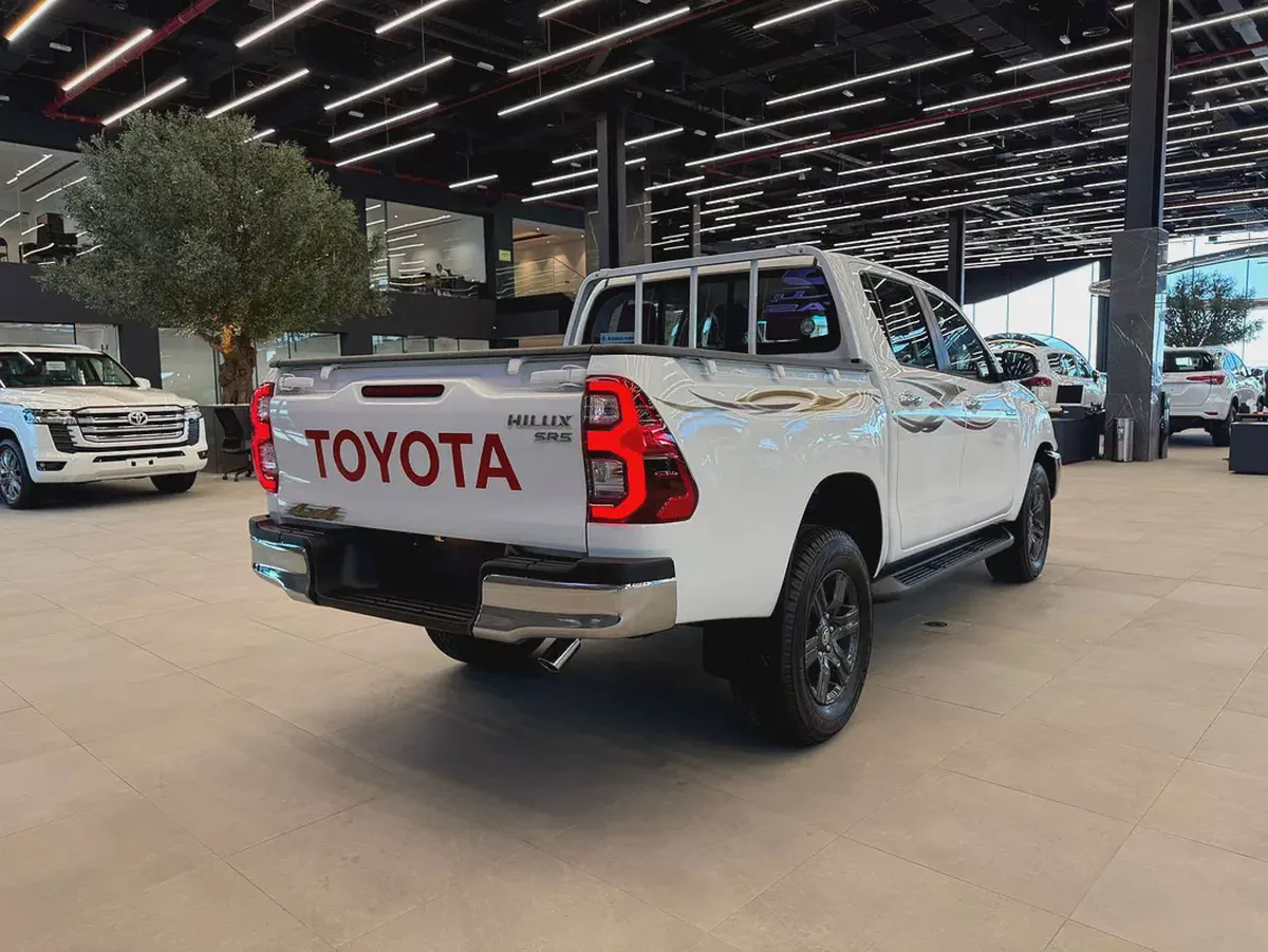 4X4 تويوتا هايلوكس دبل كابينة - بيك اب - قير عادي - موديل 2026 - ضمان الوكيل - جديدة-4-4