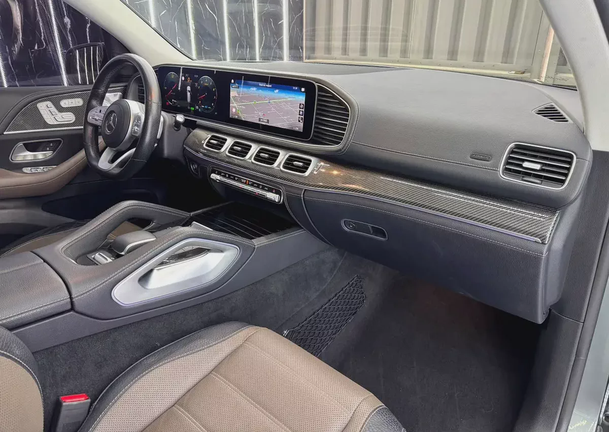 Mercedes Benz GLS 580 4MATIC | AAA One Year Warranty | GCC | 7 Seater-8-8