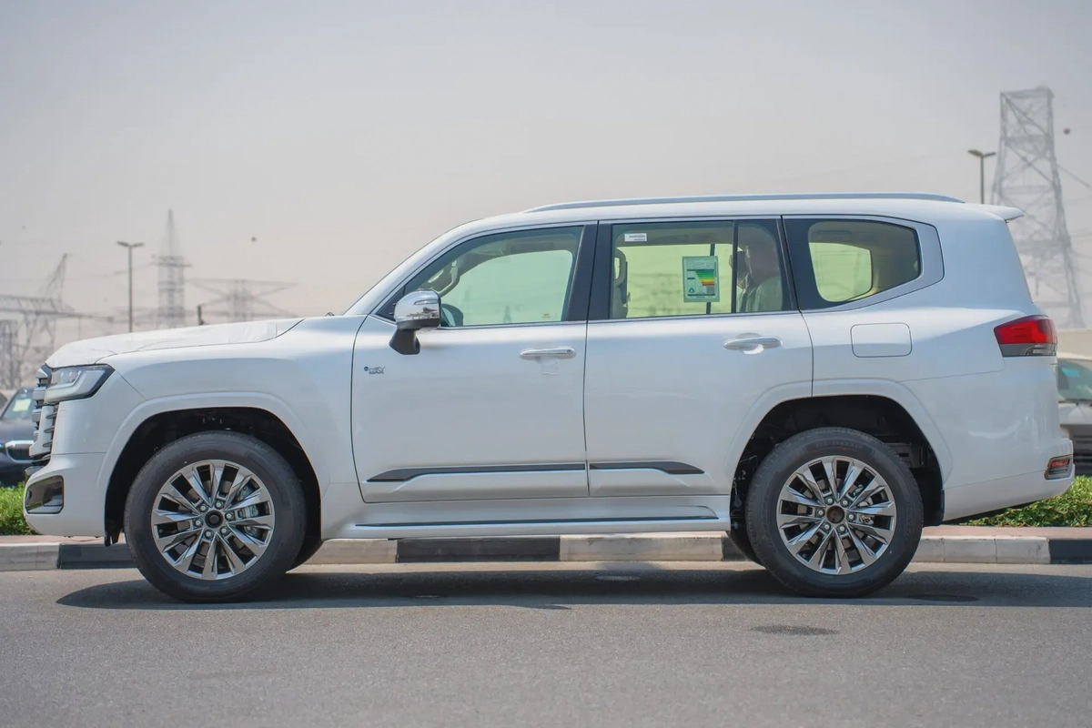 2026 Toyota Land Cruiser Hybrid-4-4