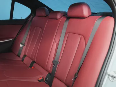 GCC specs, 2024 BMW 320i in Perfect Condition-13