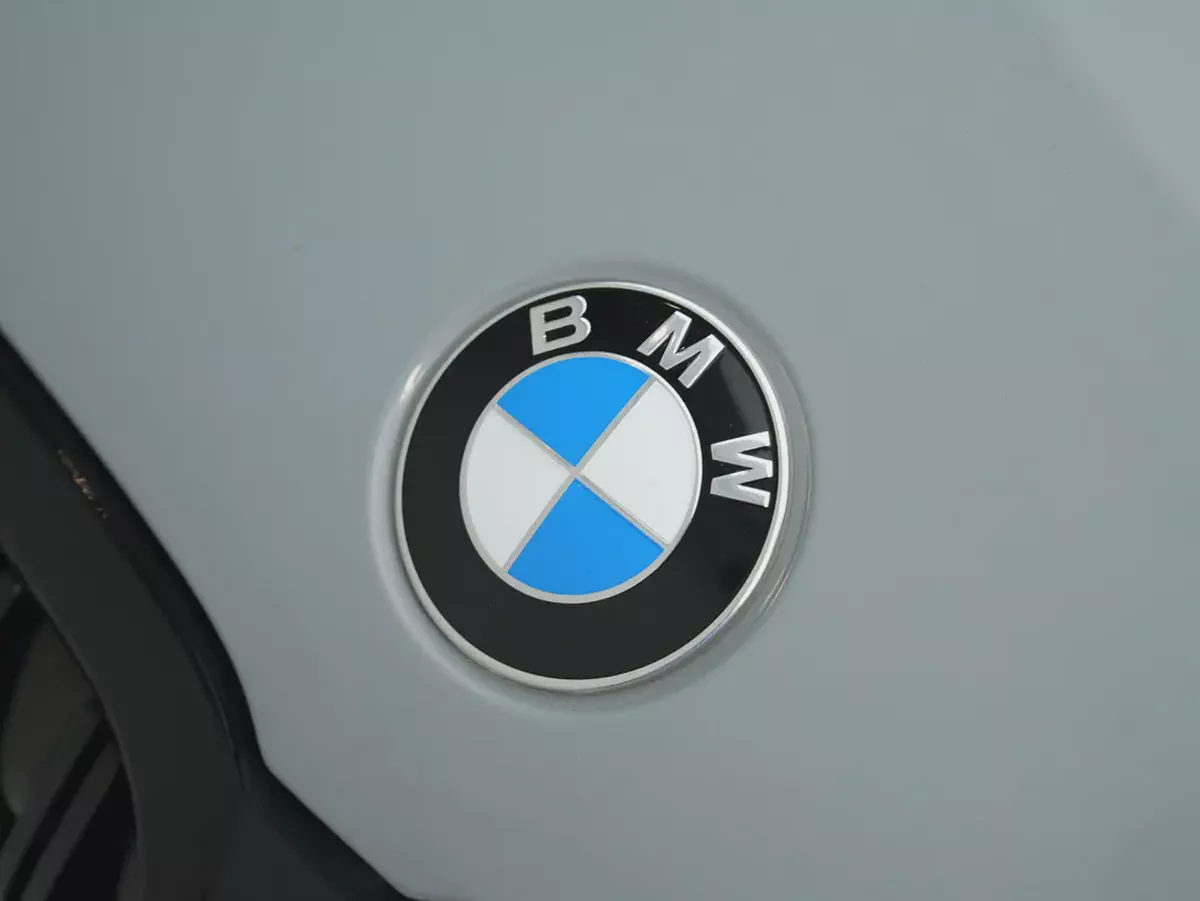 GCC specs, 2024 BMW 320i in Perfect Condition-18-18