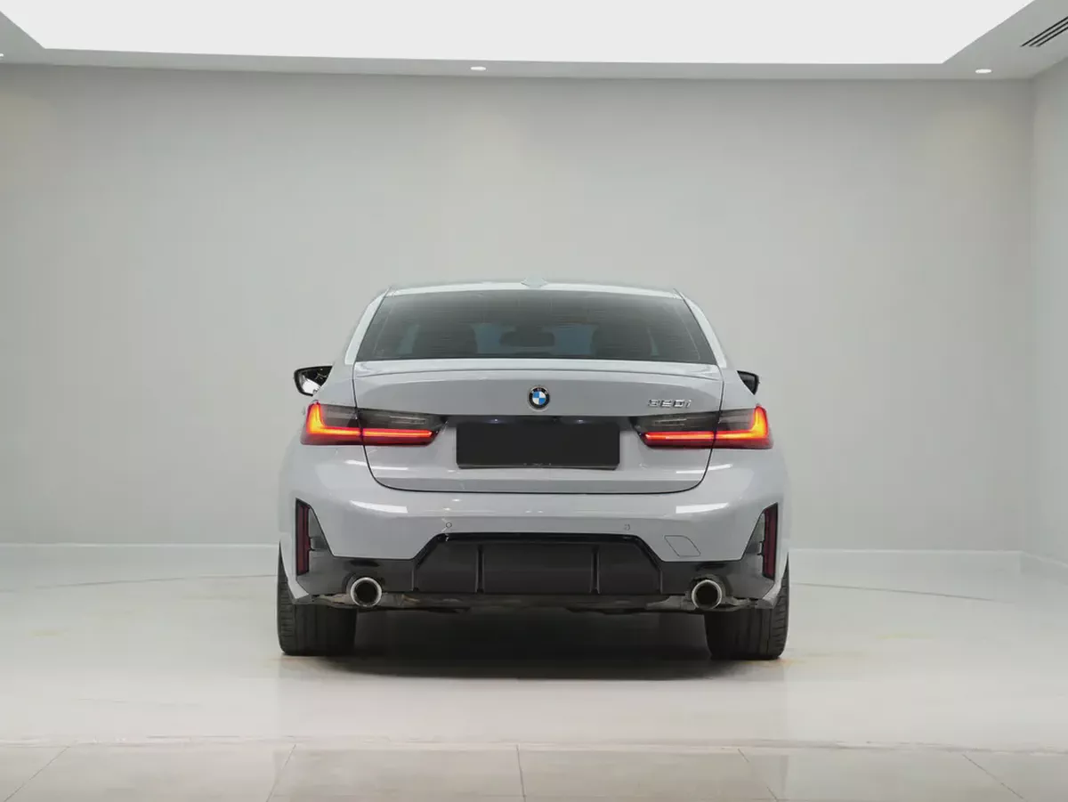 GCC specs, 2024 BMW 320i in Perfect Condition-5-5