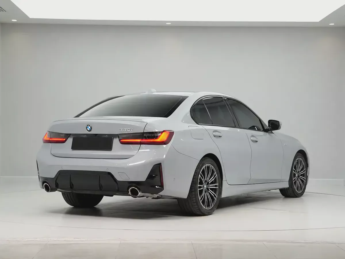 GCC specs, 2024 BMW 320i in Perfect Condition-6-6