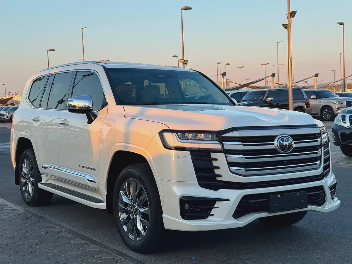 Brand New 2025 Toyota Land Cruiser VXR | GCC Specs | Full Option-1-1
