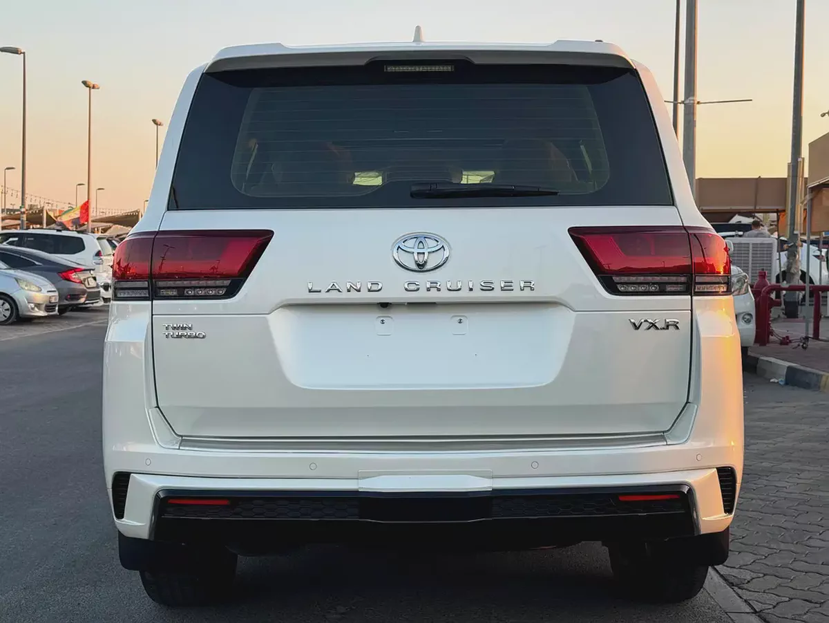 Brand New 2025 Toyota Land Cruiser VXR | GCC Specs | Full Option-4-4
