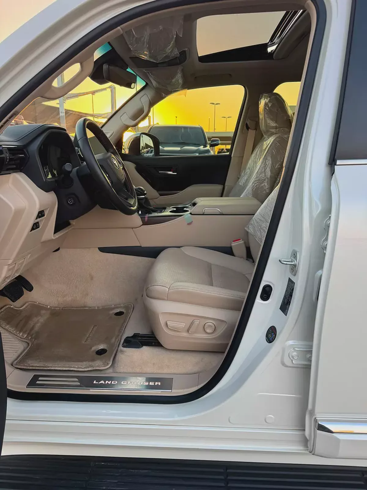 Brand New 2025 Toyota Land Cruiser VXR | GCC Specs | Full Option-8-8