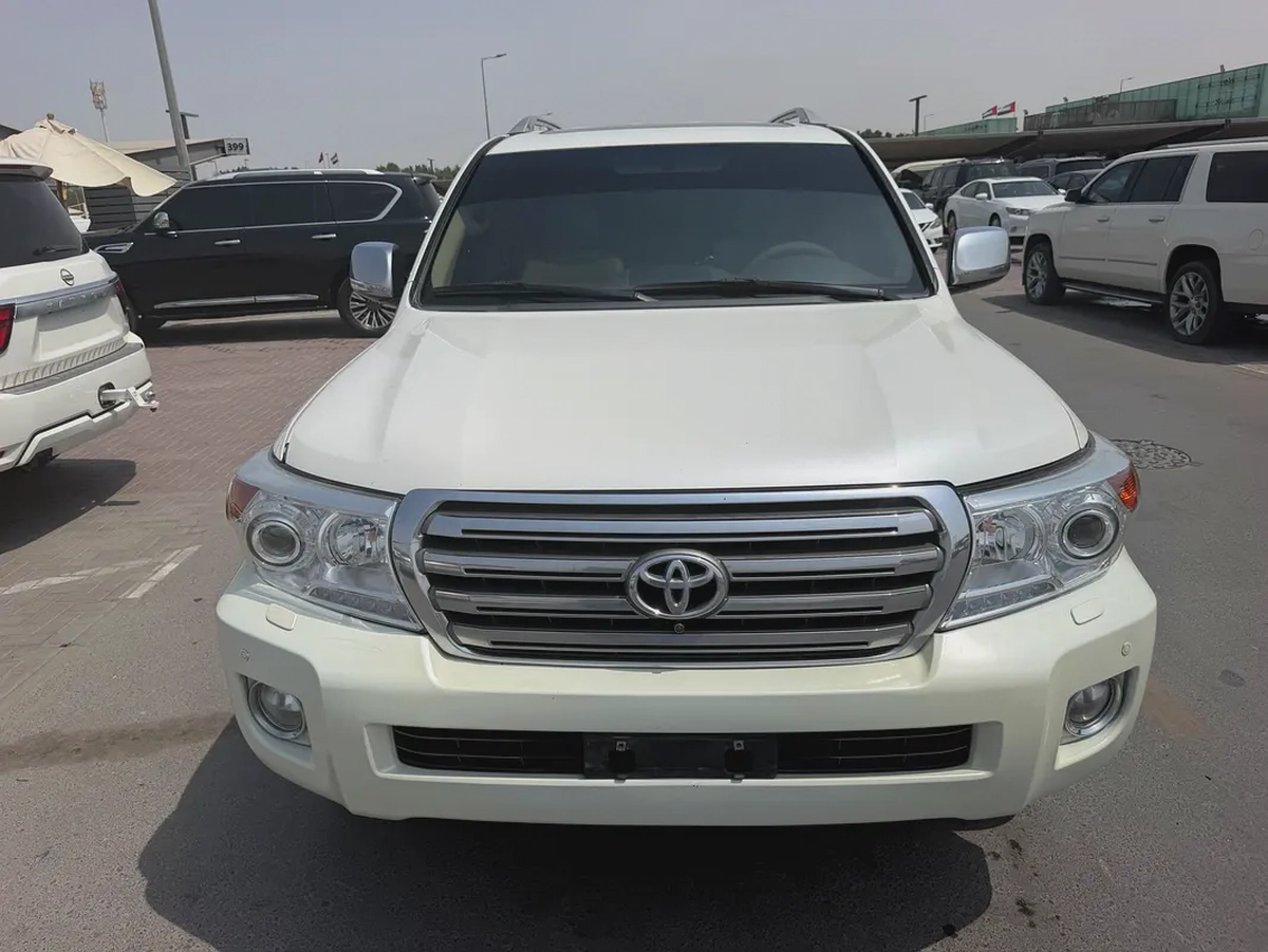 Toyota Land Cruiser GXR 2011 | v8 GCC Specs | Reliable SUV