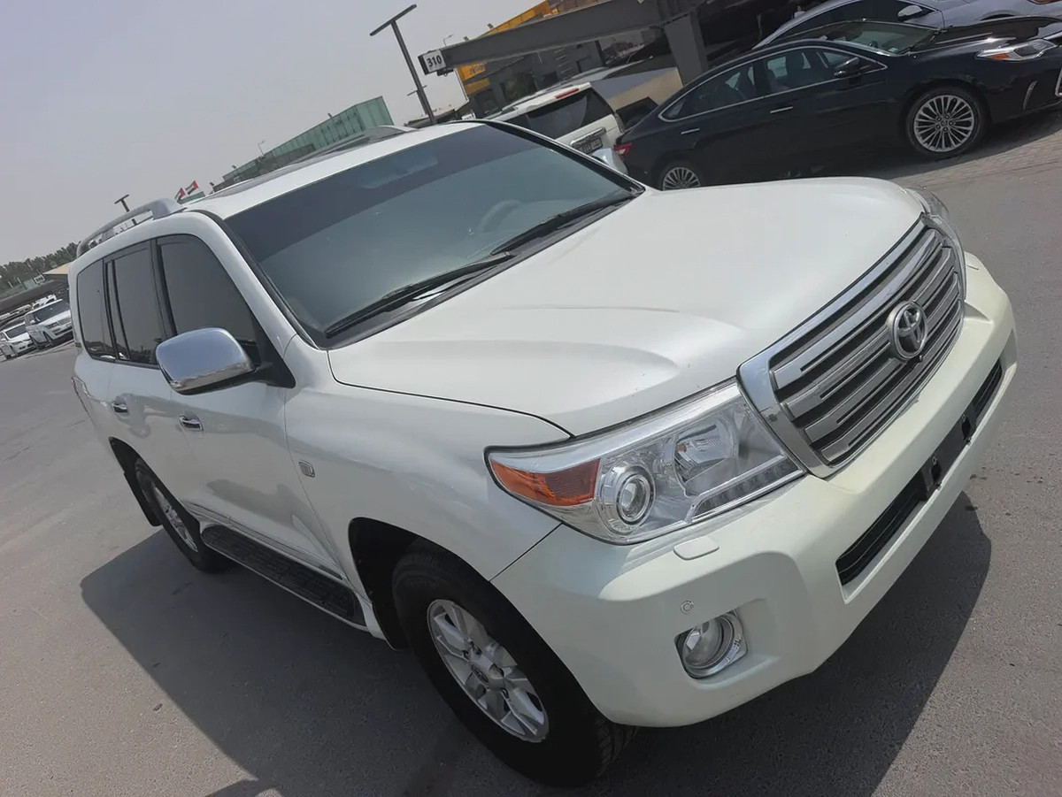 Toyota Land Cruiser GXR 2011 | v8 GCC Specs | Reliable SUV-1-1