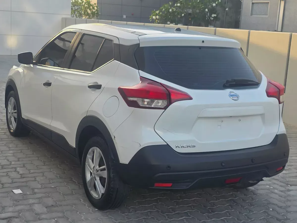 Nissan Kicks SV 2020 American Specs - Low Mileage Well Maintained-5-5
