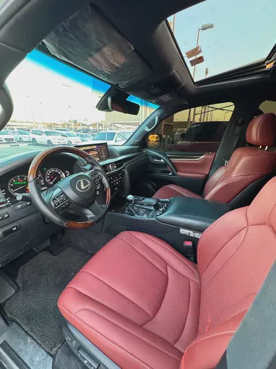 Lexus LX 570 Sport 2016 | GCC Specs | Pristine Conditionلكذس LX570 خليجي-11