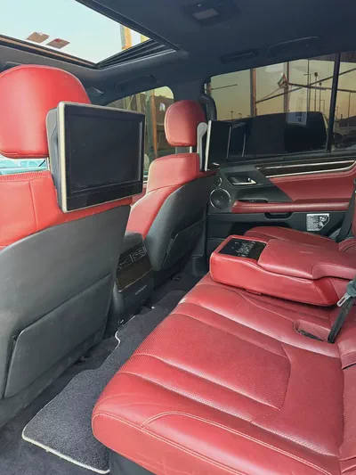 Lexus LX 570 Sport 2016 | GCC Specs | Pristine Conditionلكذس LX570 خليجي-15
