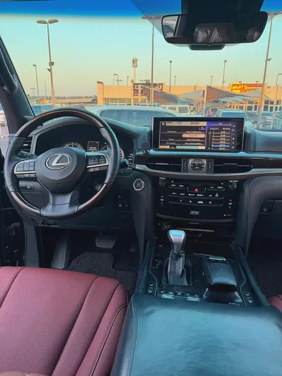 Lexus LX 570 Sport 2016 | GCC Specs | Pristine Conditionلكذس LX570 خليجي-16
