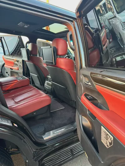 Lexus LX 570 Sport 2016 | GCC Specs | Pristine Conditionلكذس LX570 خليجي-18