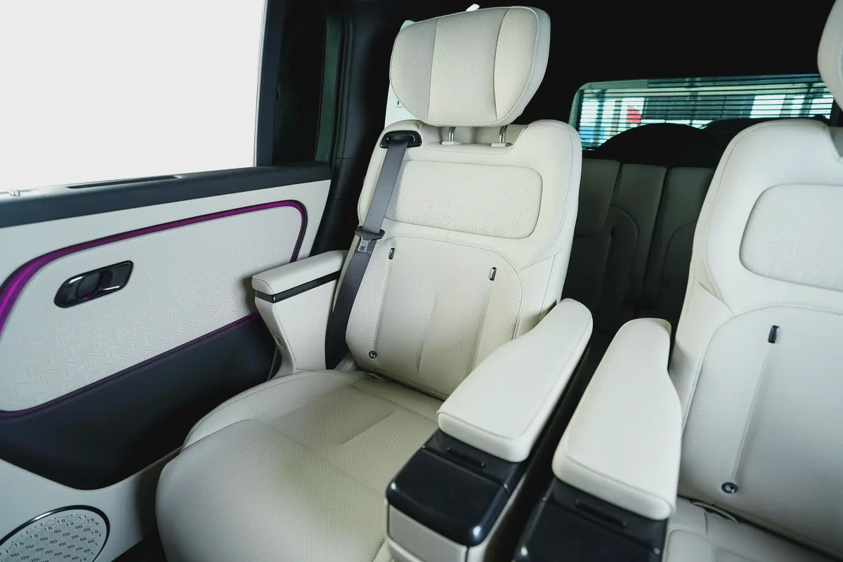 ROX ADAMAS-Brand New-Top Of The Line-Premium Color-Black Pack-Luxury SUV-17-17